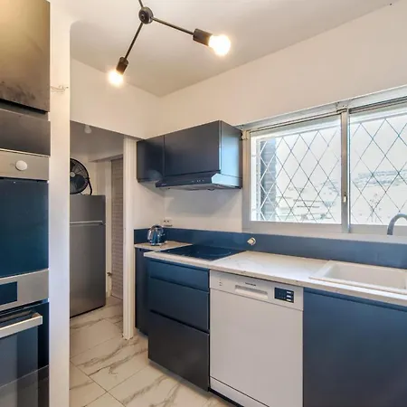 Marechal 2 Bedroom Flat * Cannes