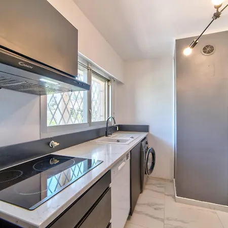 Marechal 2 Bedroom Flat * Cannes